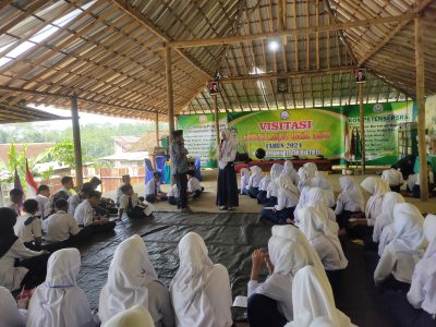 LUAR BIASA VISITASI TINDAK LANJUT HASIL AKMI MTs COKROAMINOTO TANJUNGTIRTA RIDWAN FAUZI SEPERTI BERADA DISEKOLAH ALAM